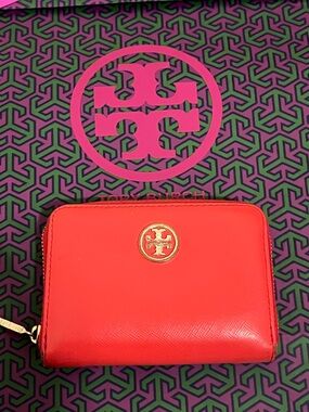 100% Authentic Tory Burch Coral Zip Wallet with Gold Logo Emblem